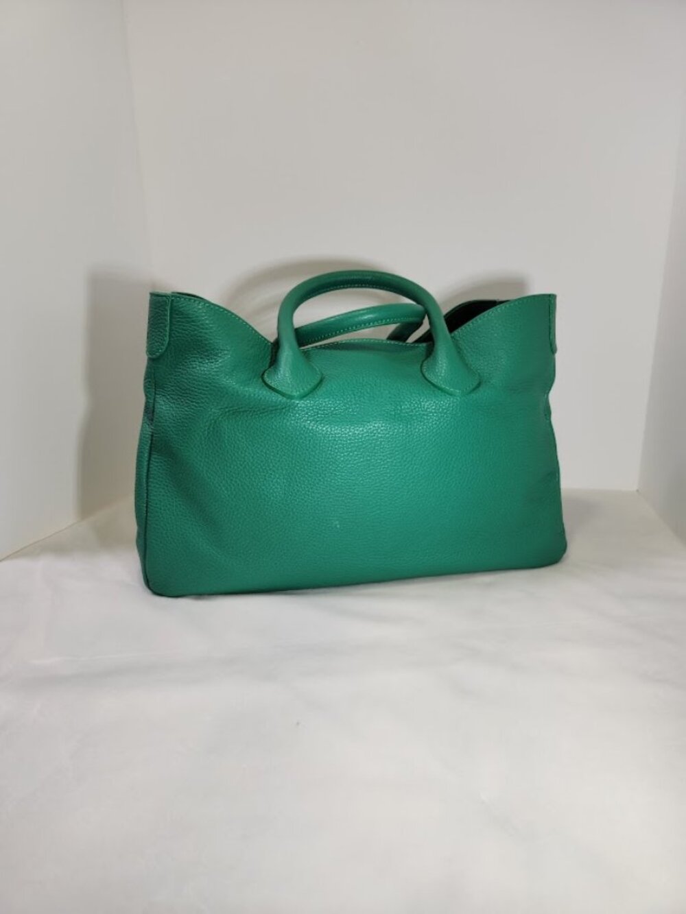 Mark & Graham Elisabetta slouchy tote Kelly Green Pebble leather with twill int - Picture 4 of 13